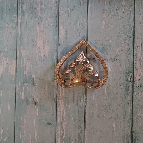 💚Vintage Gold Tone Signed Sarah Coventry Canada Brooch - Picture 3 of 8